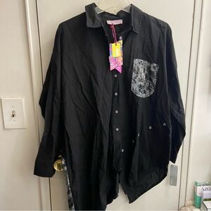 Chic Black Button-Down Shirt with Patterned Pocket